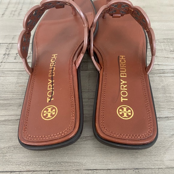 Tory Burch
Tiny Miller thong-strap sandal - Picture 6 of 7